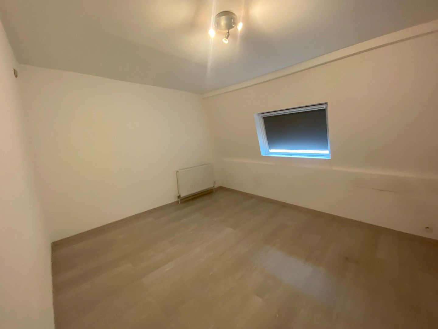 Ruime stadswoning met 3 slaapkamers te Ieper  foto 10