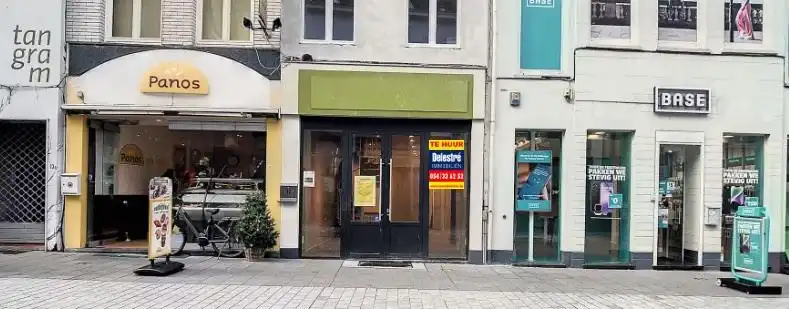 VEELZIJDIG COMMERCIEEL PAND TOPLOCATIE foto {{pictureIndex}}