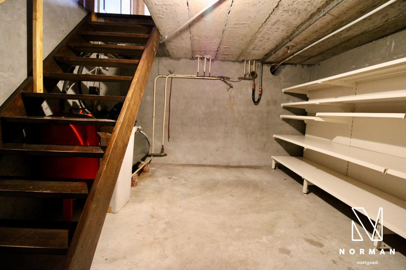 Halfopen woning met 4 slaapkamers en uitweg op toplocatie foto 20