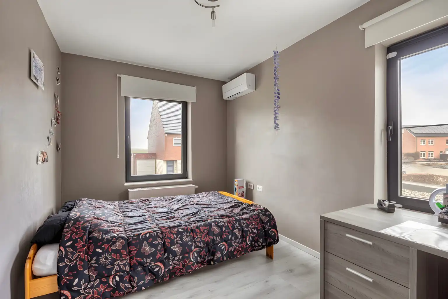 INSTAPKLARE WONING MET PRAKTIJKRUIMTE/BUREEL EN ZWEMBAD foto 23