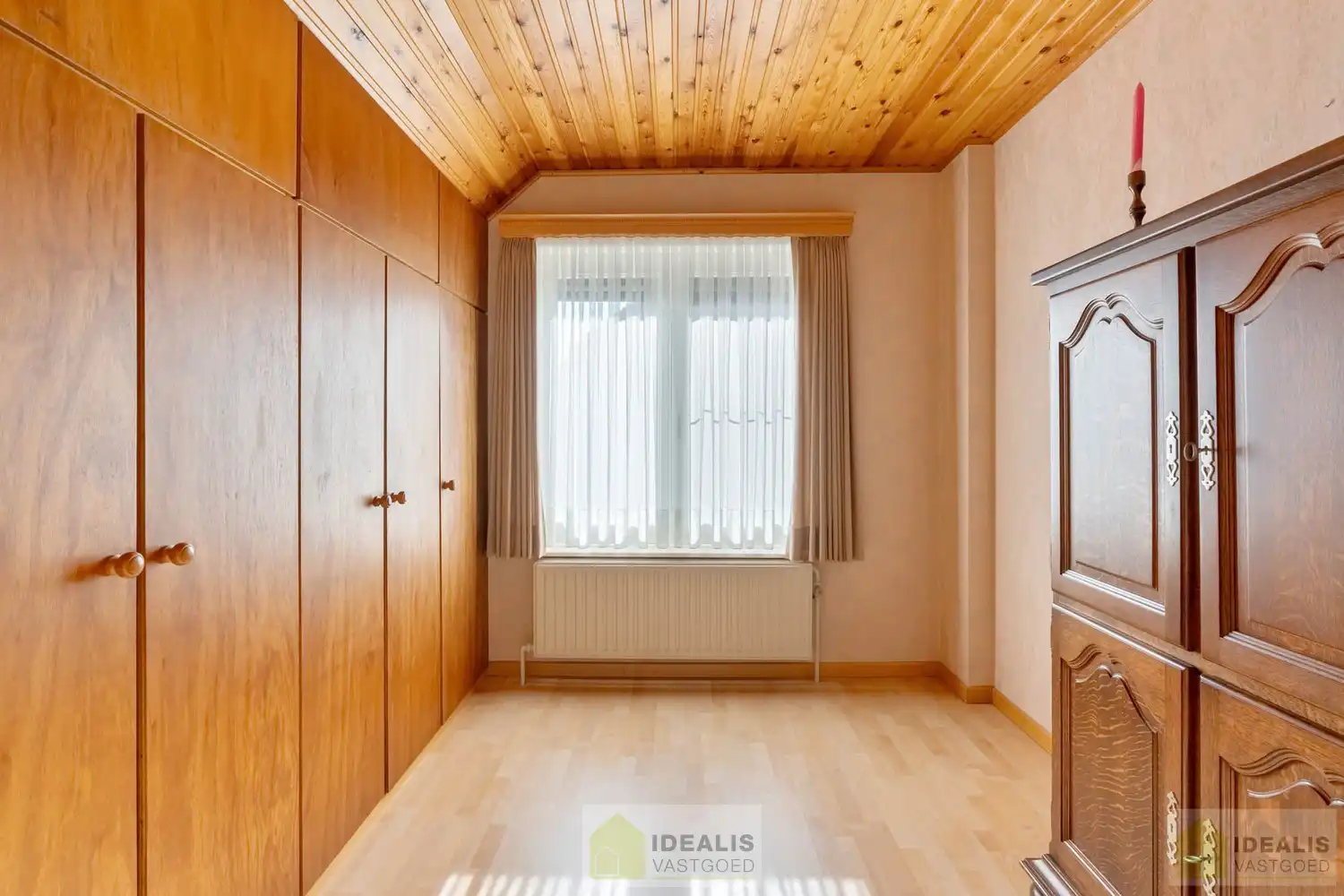 IDEALIS VASTGOED – PERFECT ONDERHOUDEN EN INSTAPKLARE GEZINSWONING MET 4 SLAAPKAMERS, 2 BADKAMERS EN EEN MOOIE WOONOPPERVLAKTE VAN +- 185M² OP EEN AANGENAAM EN RUSTIG GELEGEN PERCEEL VAN 6A 80CA OP GEGEERDE LOCATIE IN ACHEL! foto 24