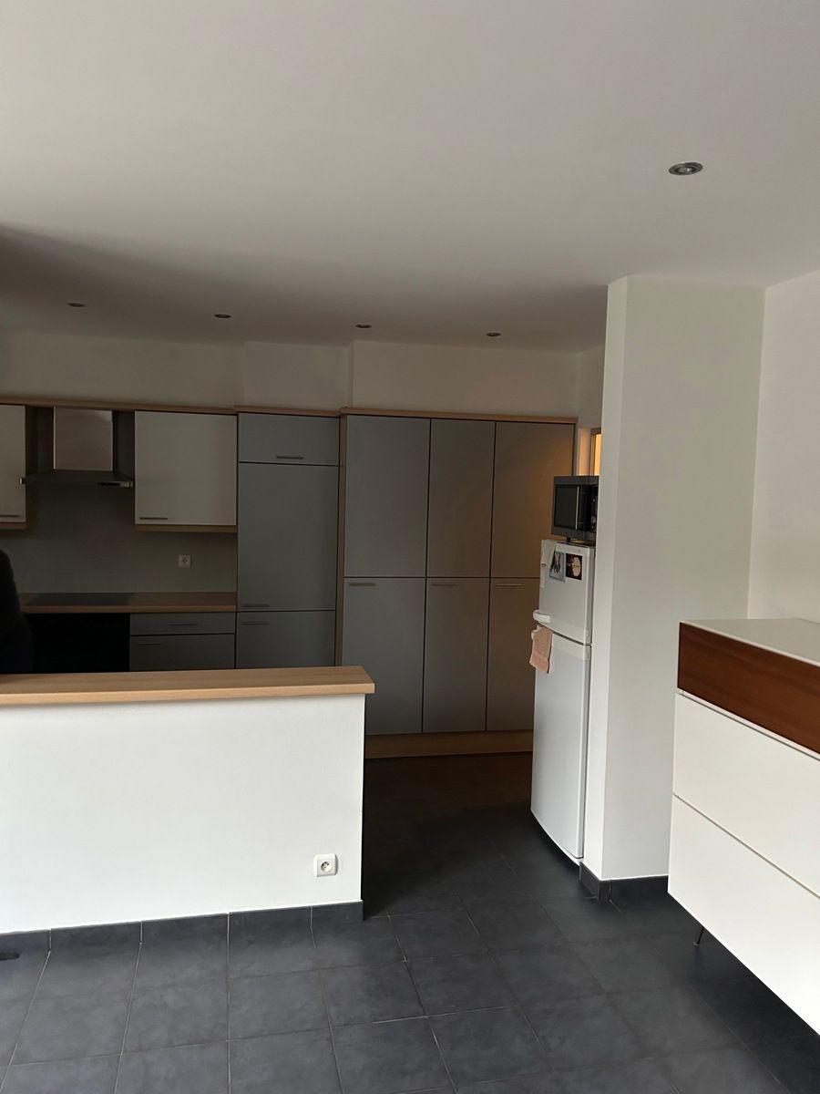 Gezellig modern zuinig appartement 106m² met 2 slaapkamer, gelegen aan de rand van Bilzen centrum, vlakbij supermarkt, trein en bushaltes, gezellige cafés en bistro’s. foto 6