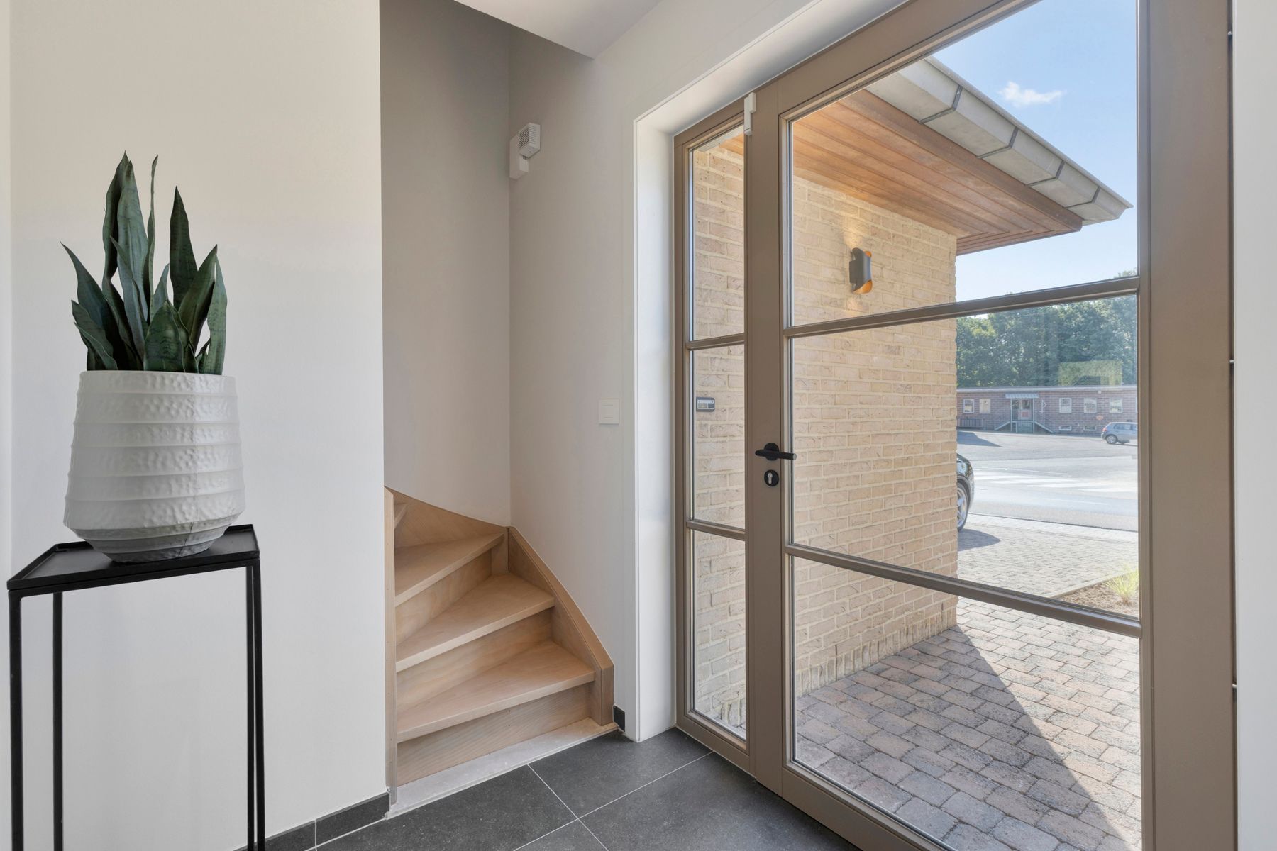 Gerenoveerde woning met 3 slaapkamers foto 2