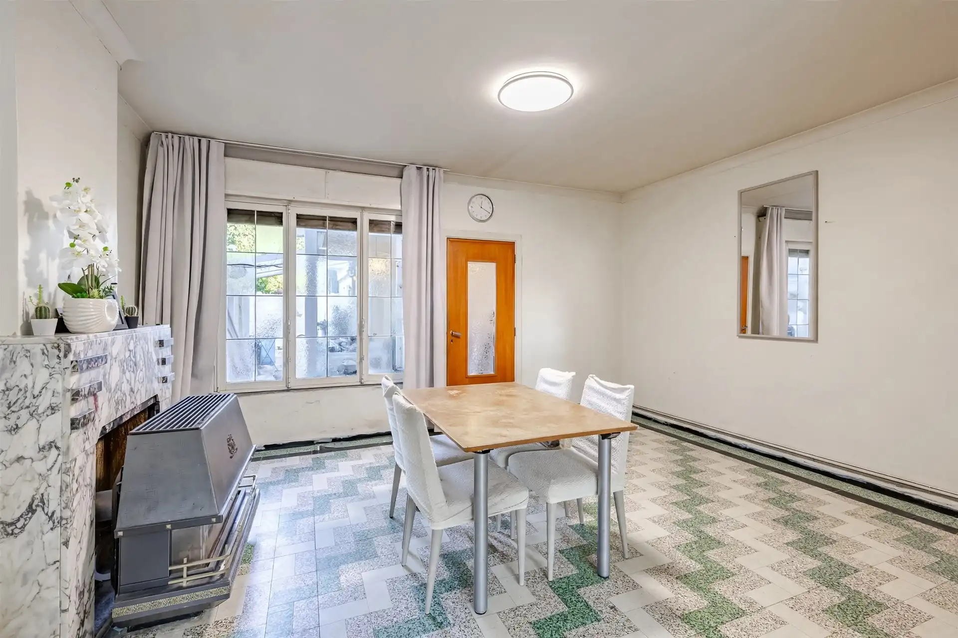 te renoveren woning met 3 slaapkamers foto 4
