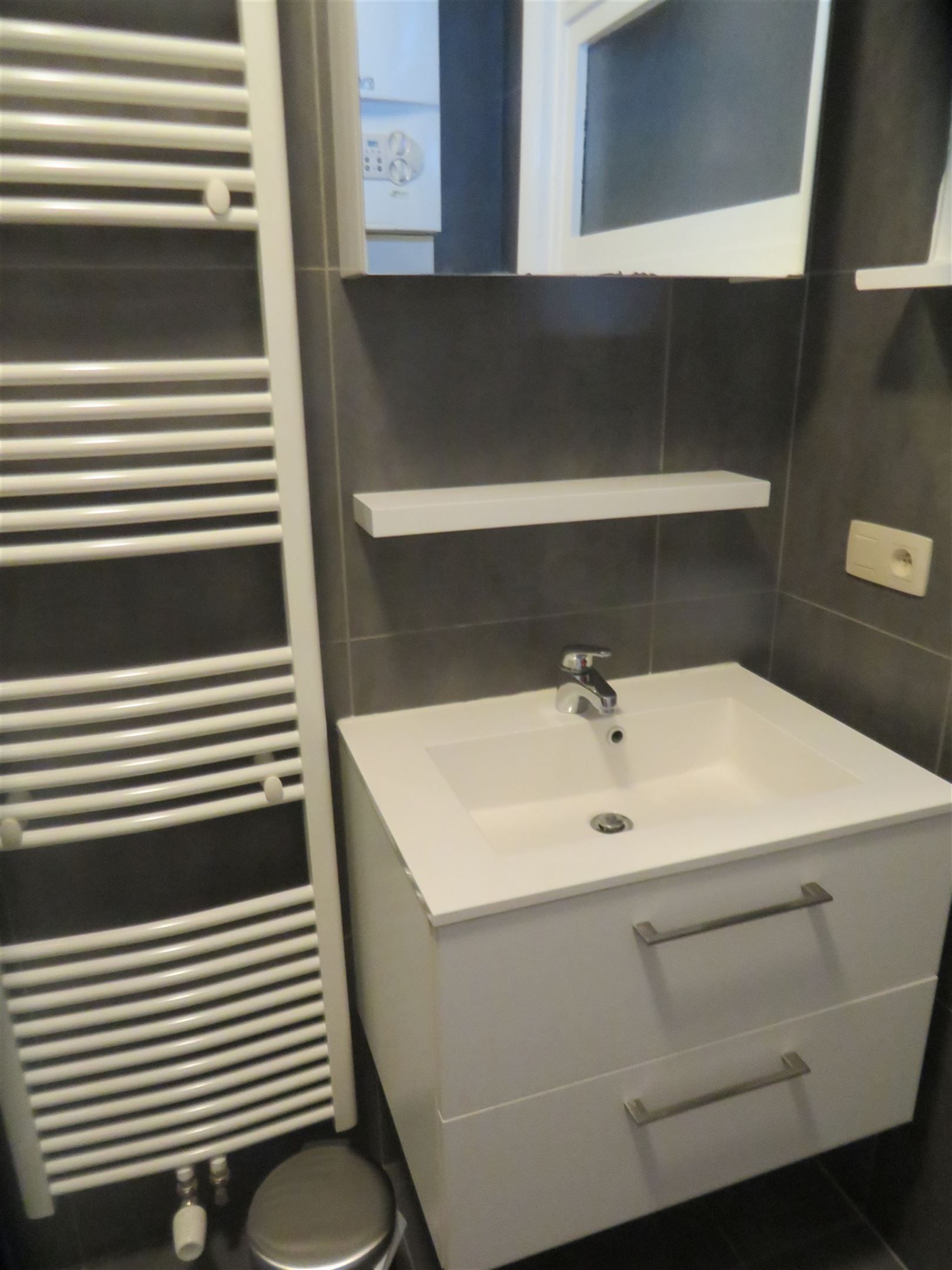 Gemeubeld 2 slaapkamerappartement vlakbij Antwerpen centrum foto 9