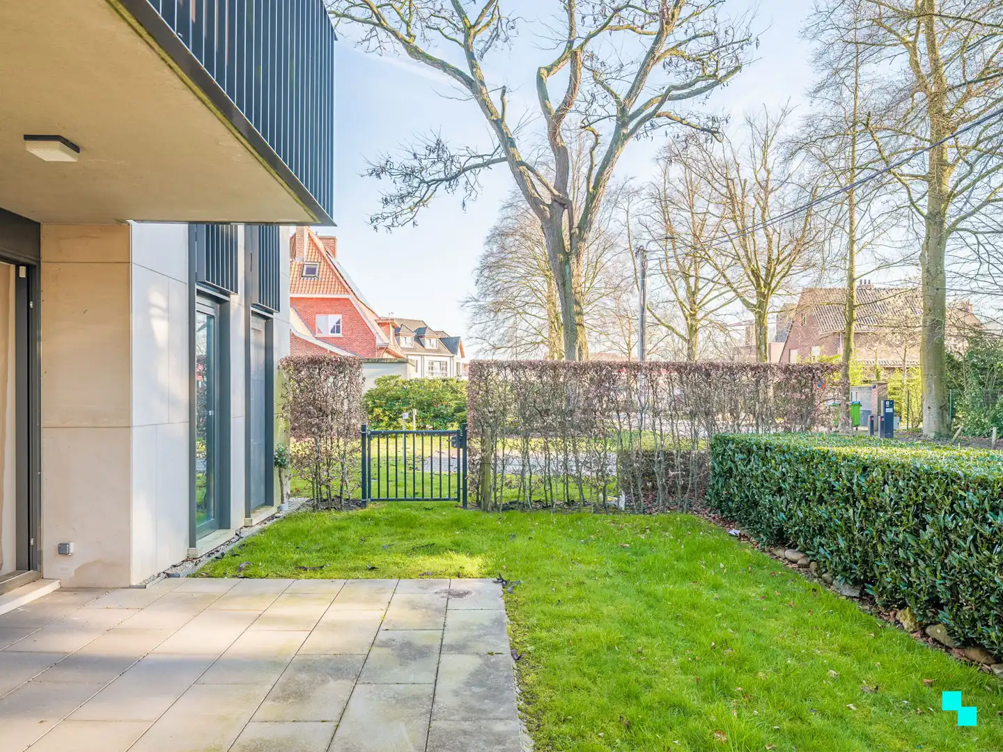 Stijlvol gelijkvloers appartement in zeer groene omgeving foto {{pictureIndex}}