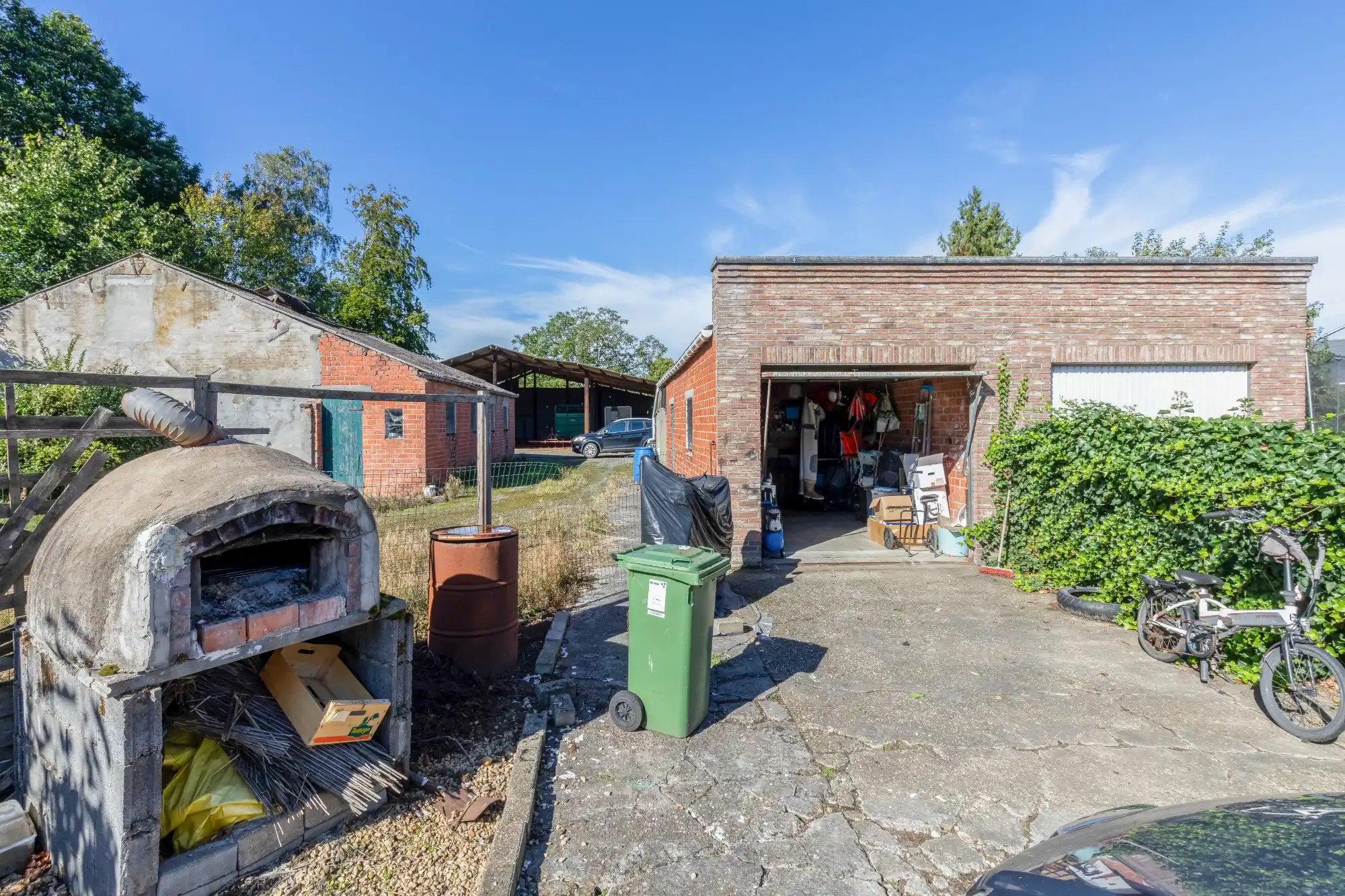 Voormalige hofstede met stallingen op perceel van 3016 m² dicht bij het centrum van Sint-Niklaas foto 11