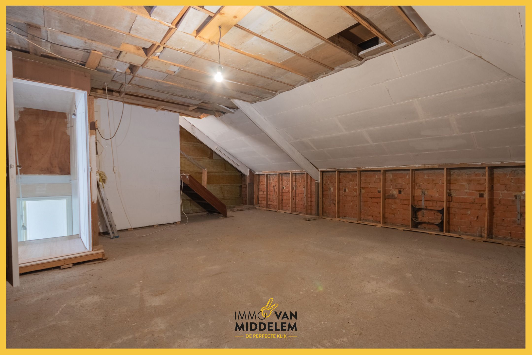 GROTE KARAKTERVOLLE WONING MET GARAGE EN TUIN foto 25