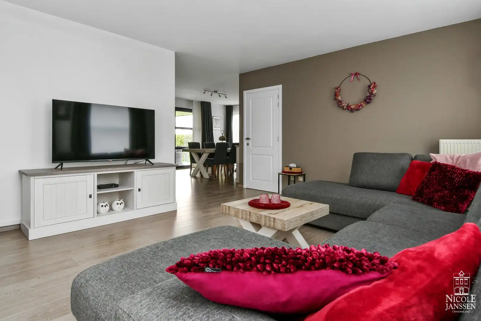 Luchtige en instapklare gezinswoning met 3 slaapkamers foto 5