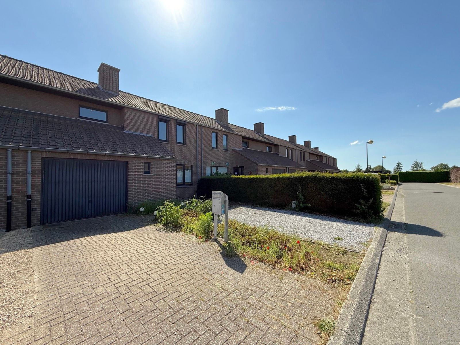 Woning met 3 slaapkamers, tuin en garage foto {{pictureIndex}}