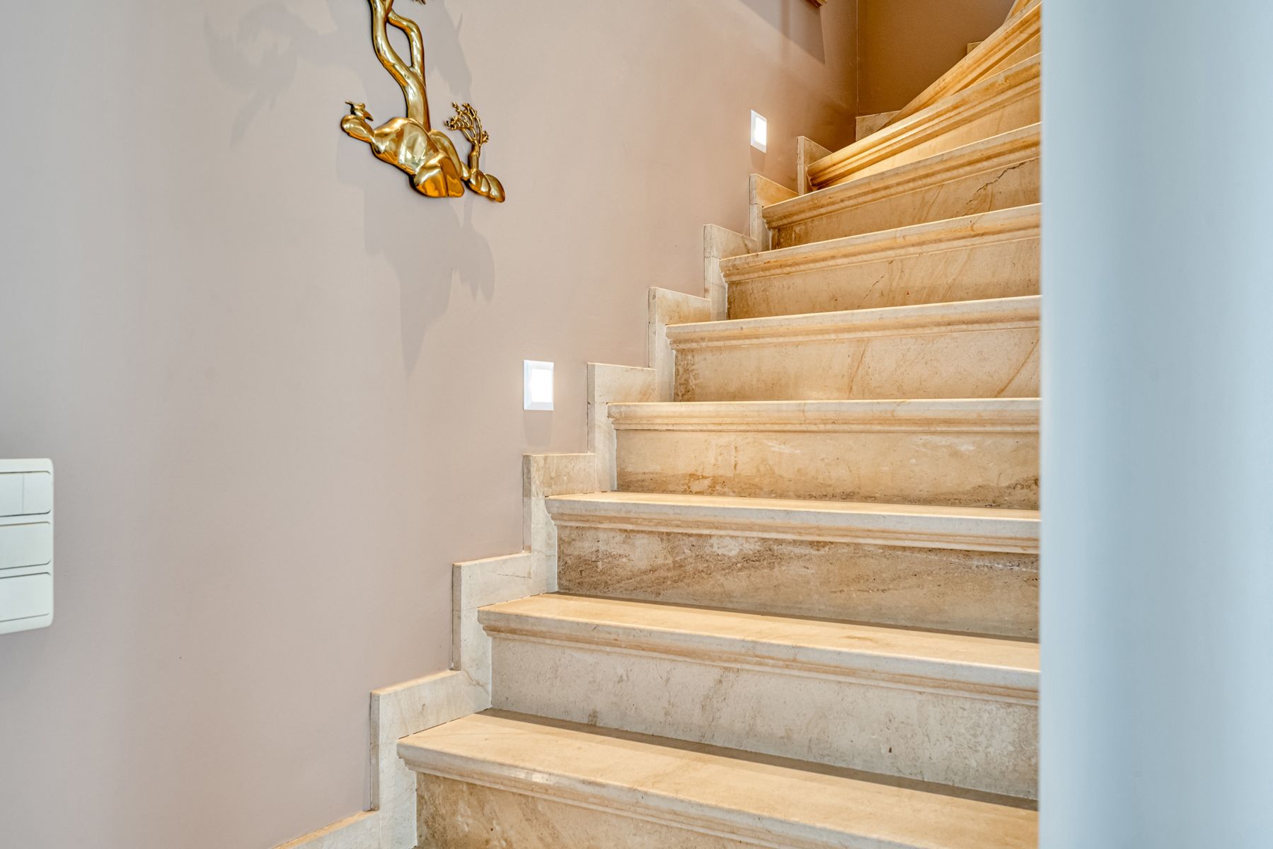 TE KOOP:Instapklare kwalitatieve woning met prachtige tuin! foto 13