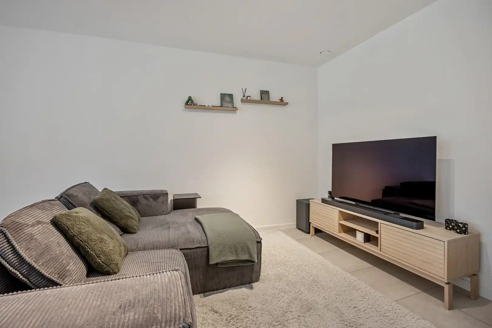 Modern en comfortabel appartement met 2 slaapkamers en terras te Kuringen foto 8