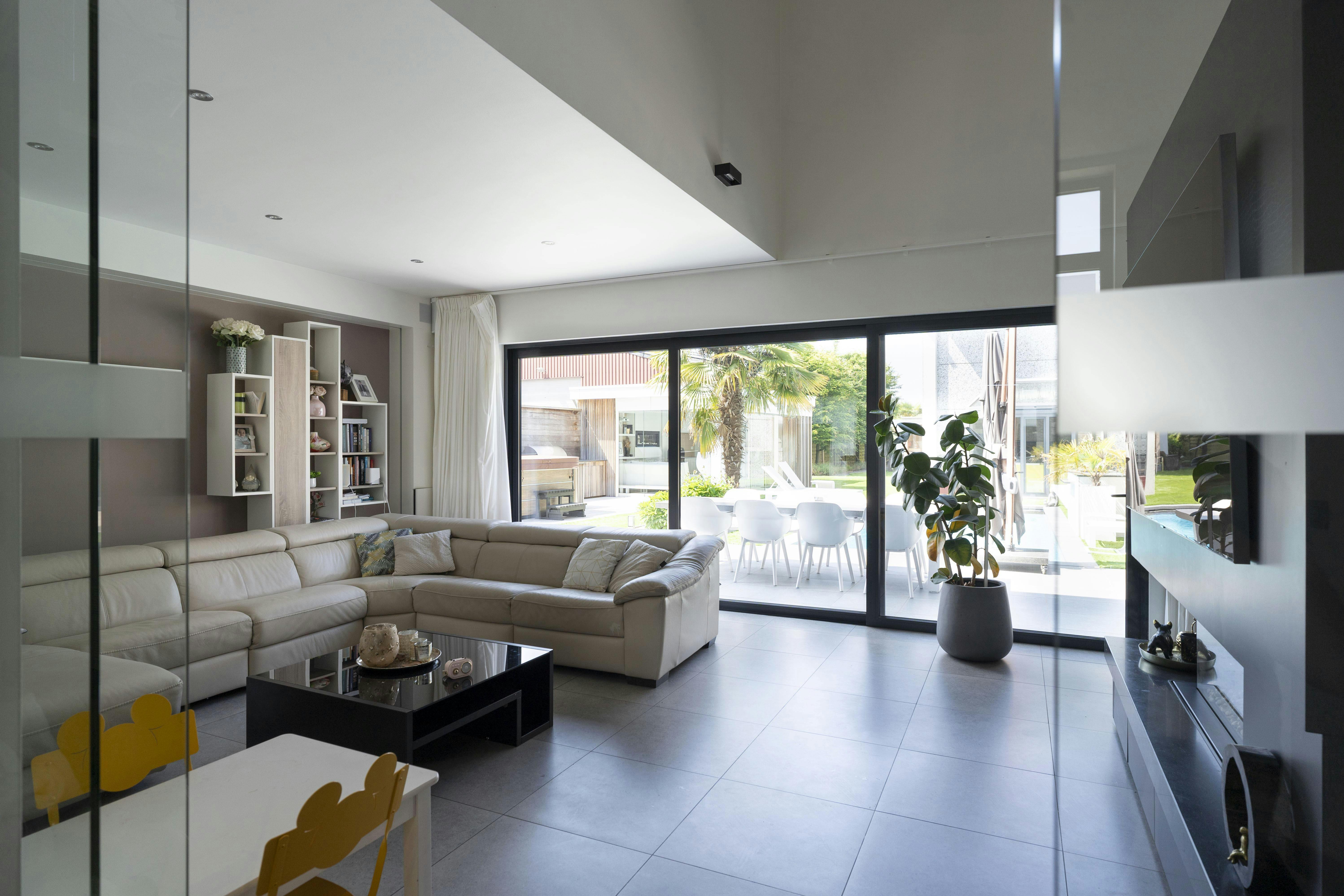 Luxe villa met exclusieve tuin en magazijn in KMO-zone foto 78