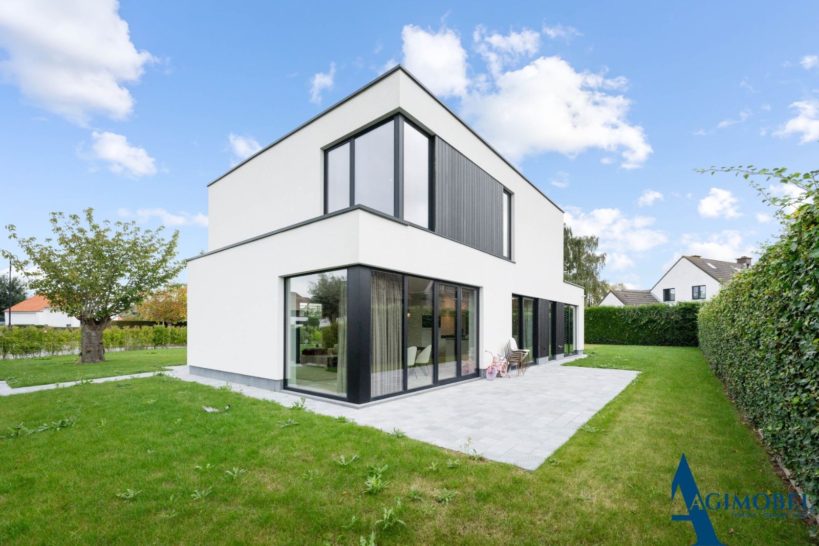 Exclusief te koop: Luxueuze, moderne villa in rustige residentiële omgeving foto 2