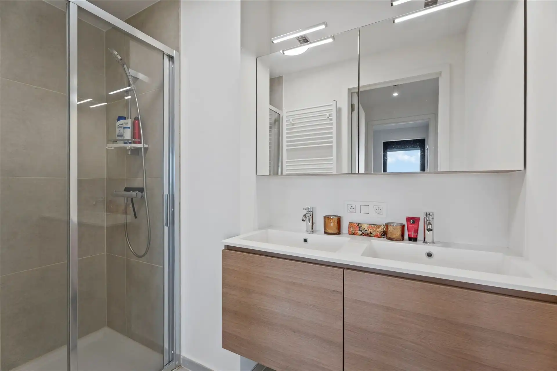 ZUIDGERICHT TERRAS / MODERN foto 16