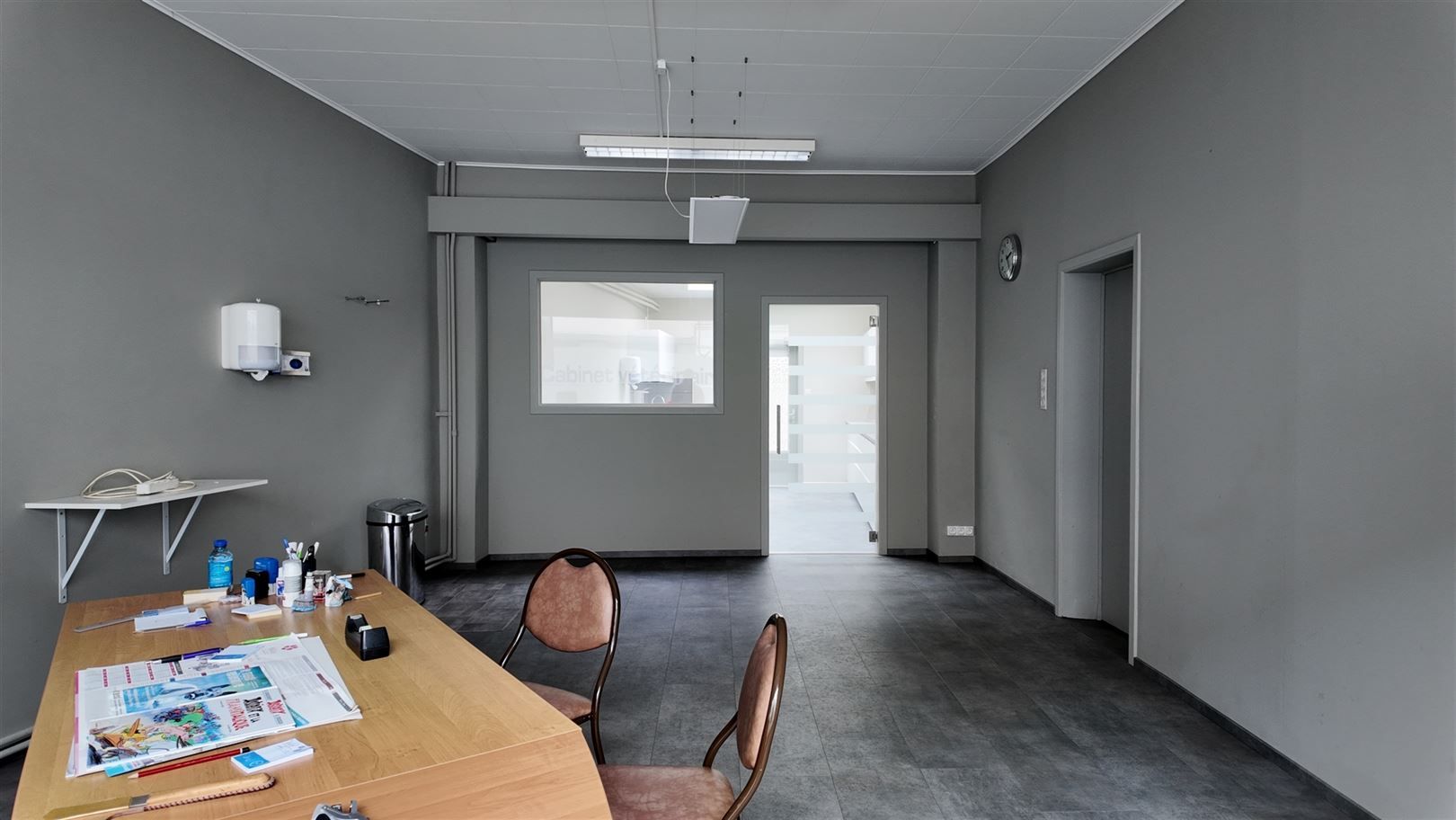 Ruime karakterwoning met praktijkruimte foto 3