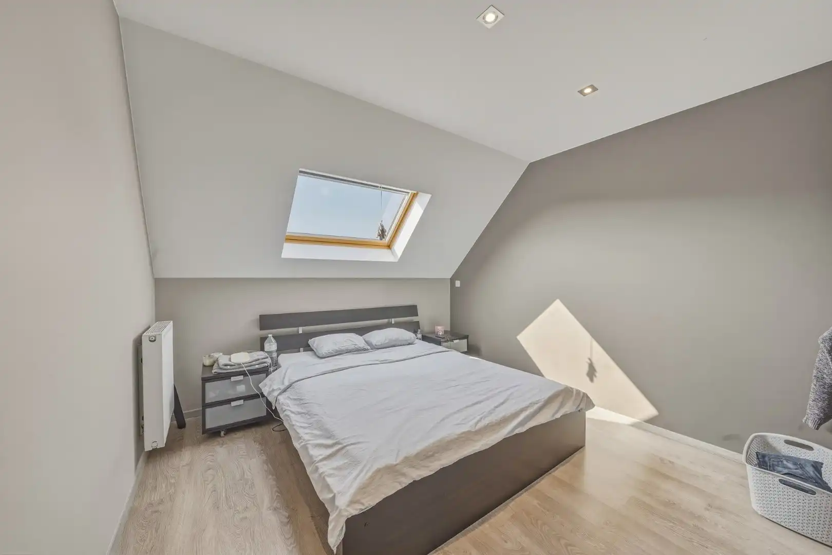 Instapklare recente woning met zeer ruime garage en tuin in Oudenburg foto 13