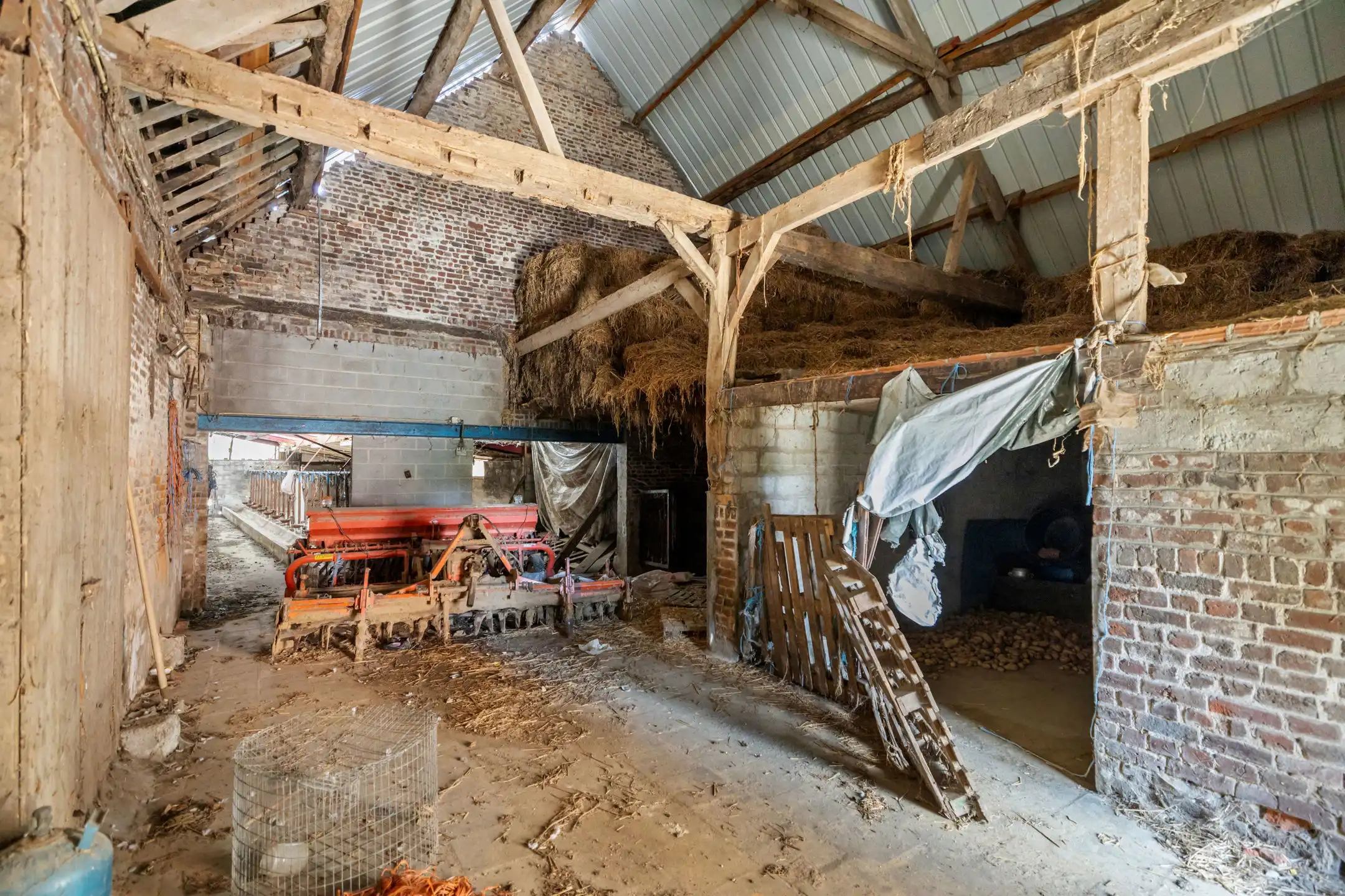 Hoeve met bijgebouwen op  +-75 a foto 26