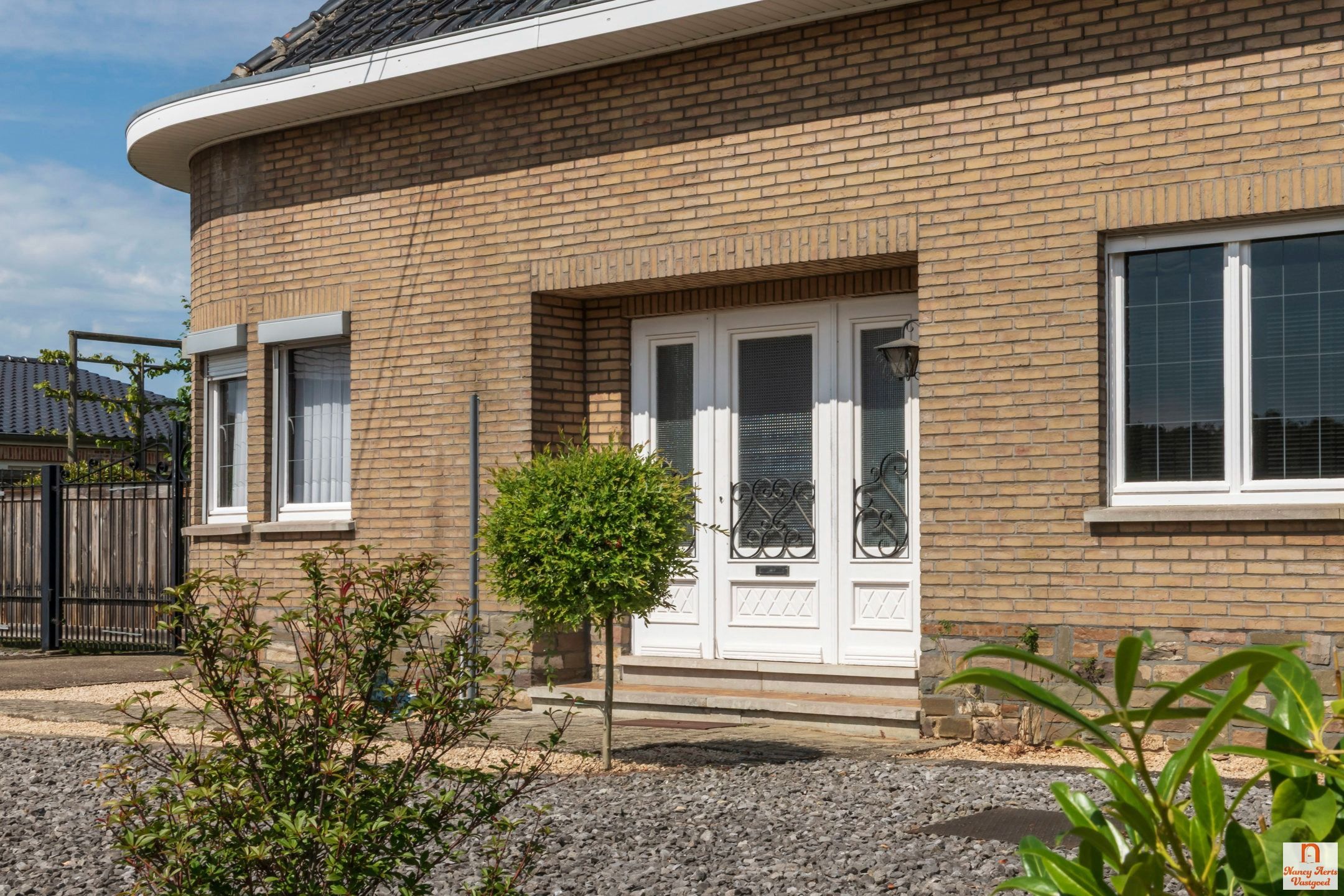 Sfeervolle jaren ’60-woning met grote tuin in rustige straat foto 33