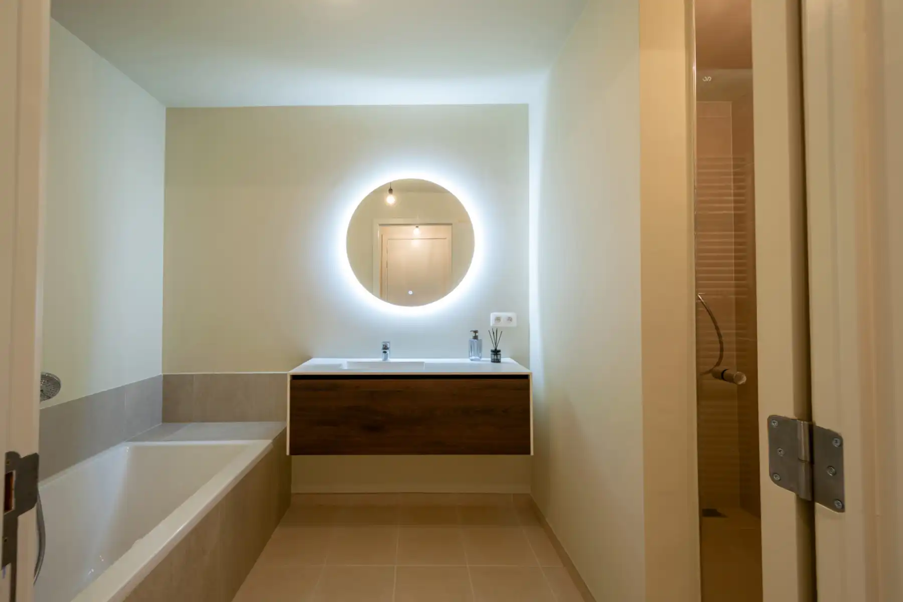 VOLLEDIG GERENOVEERD APPARTEMENT MET LIFT foto 7