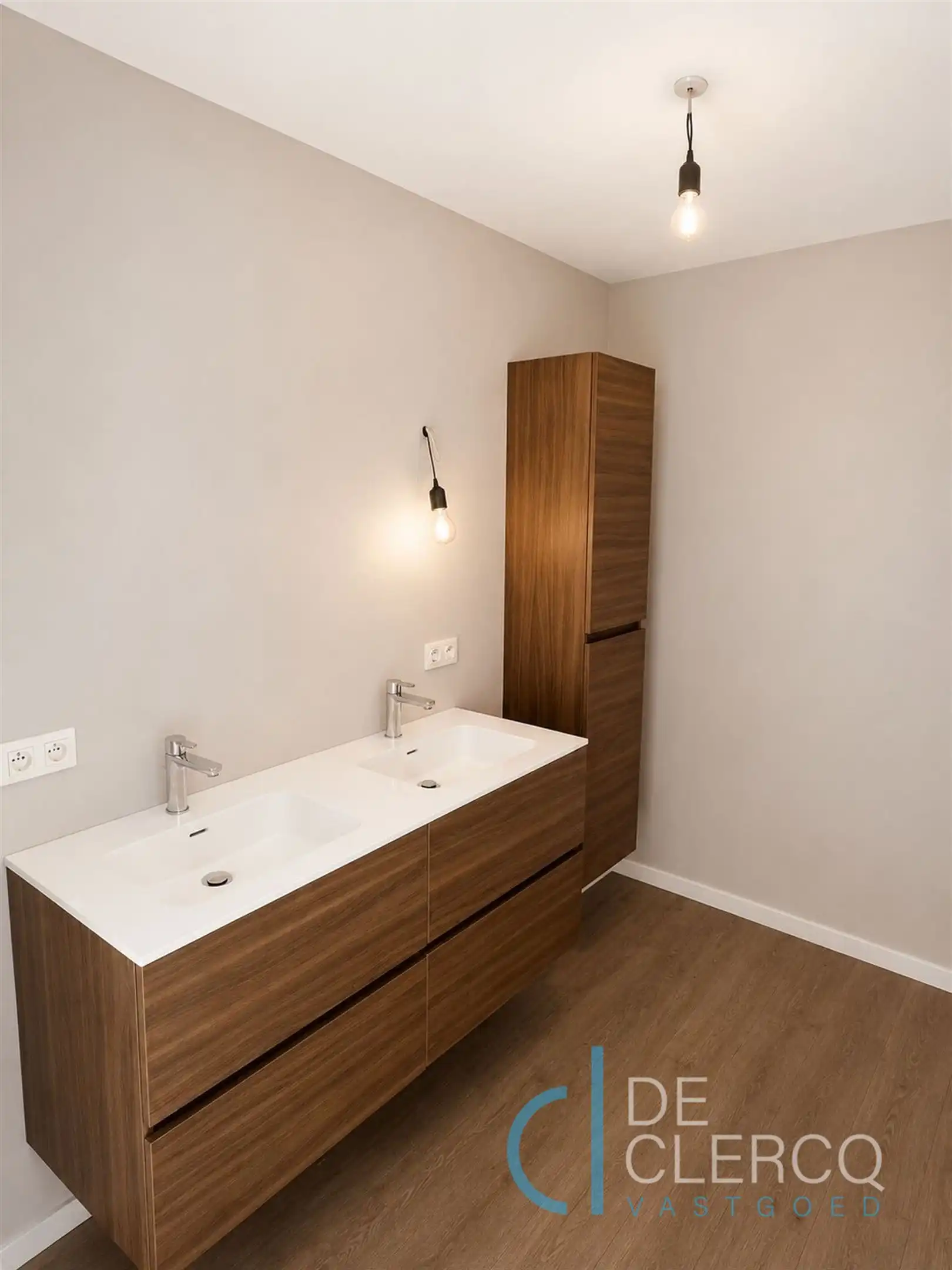 Gerenoveerd appartement met groot terras te Lochristi foto 9