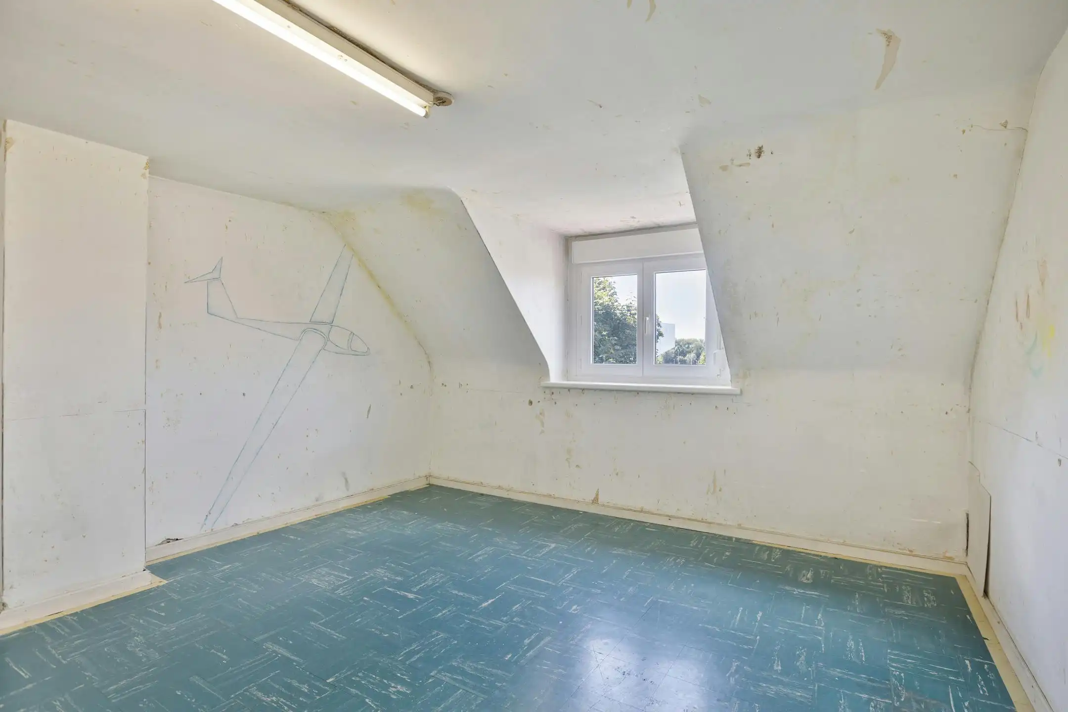 Ruime gezinswoning met tuin te koop in Roeselare foto 11