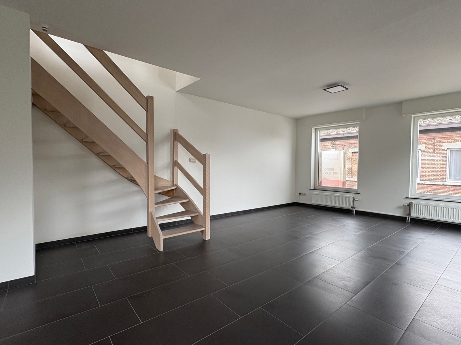Recente duplex met 1 slaapkamer en bureau foto 8