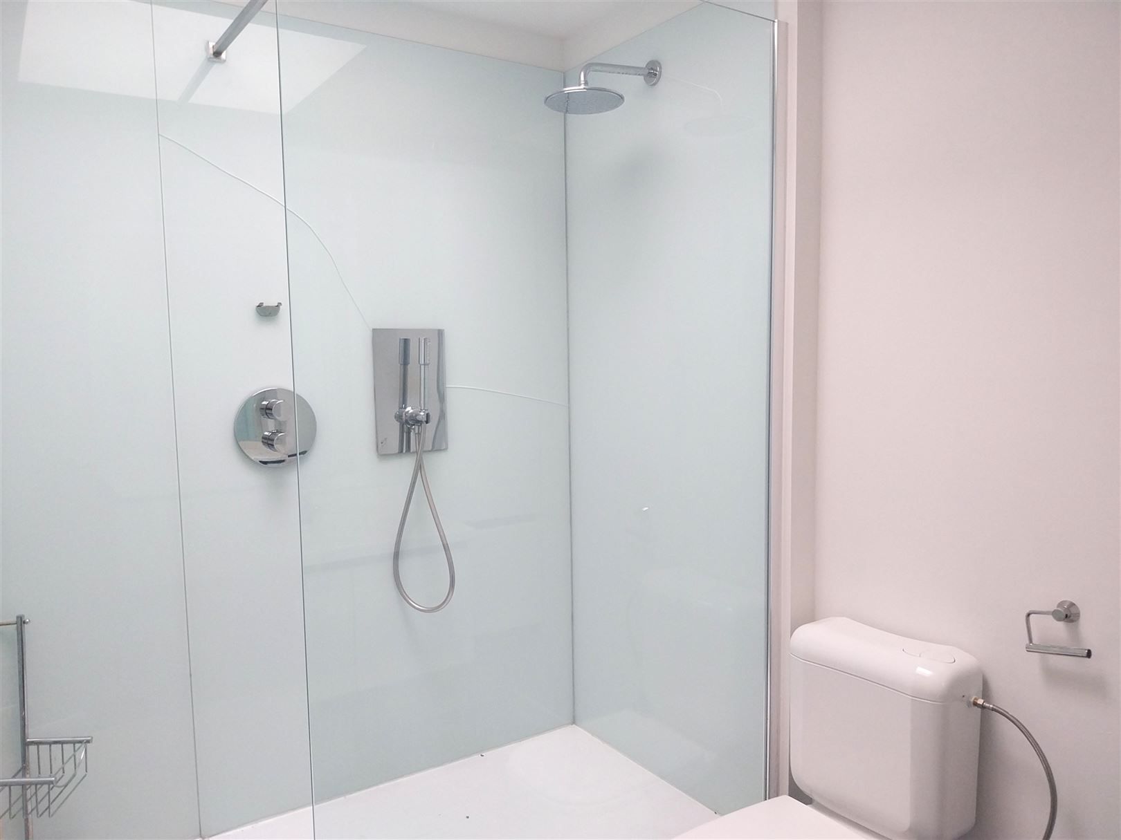TE HUUR: Ruim appartement met 3 slaapkamers te Genk! foto 18