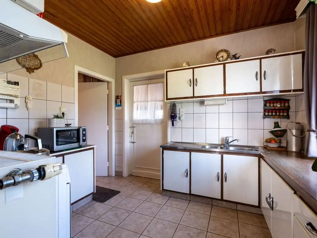 Landelijk gelegen vrijstaande woning op een riant perceel foto 18
