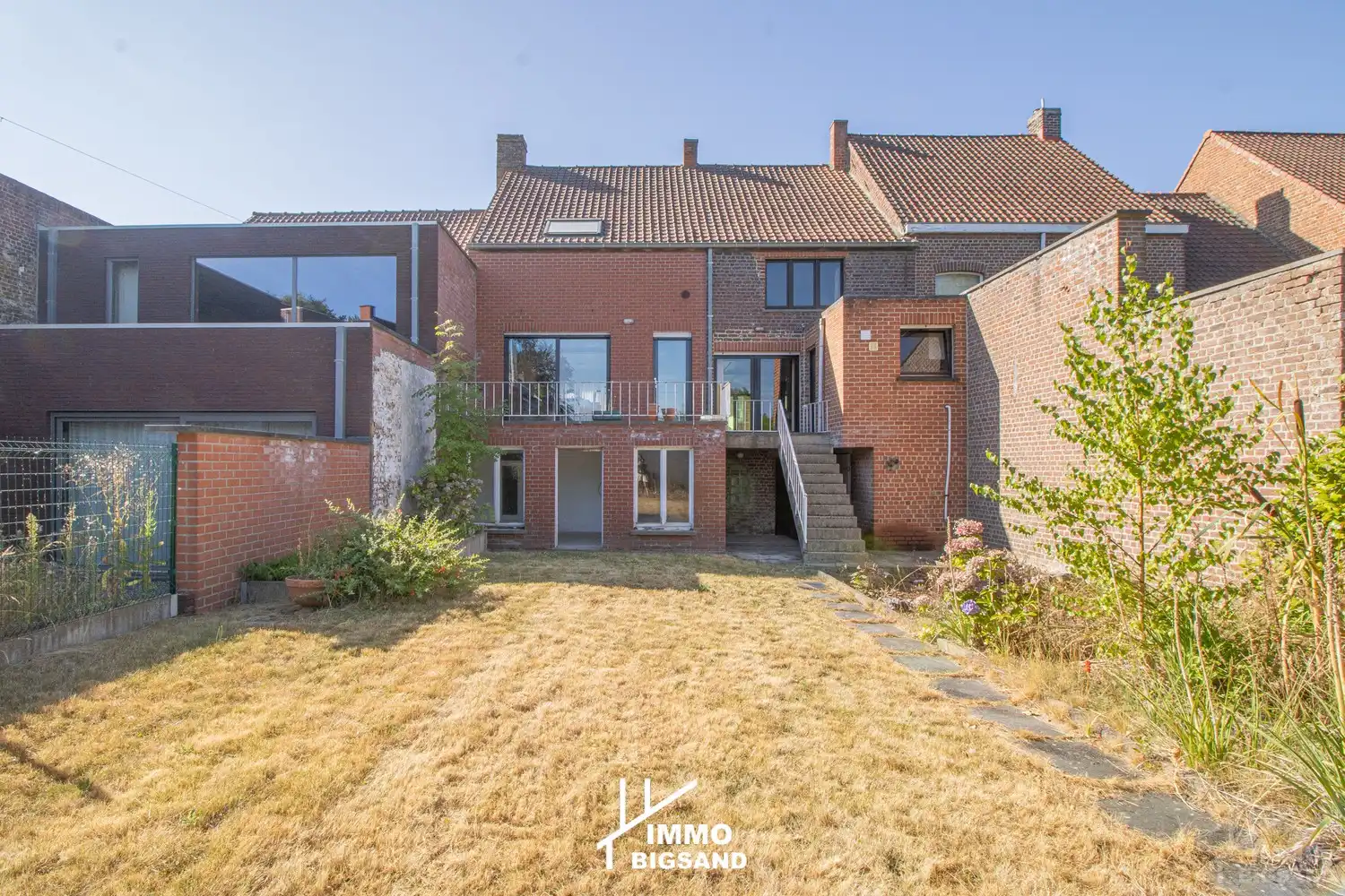 Een ruime gezinswoning (voorheen twee woningen) met 3 slaapkamers en garage met ruime tuin foto 20