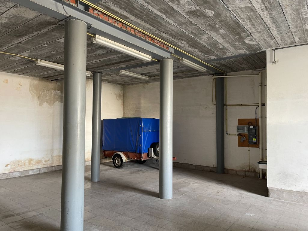 Magazijn te koop Roeselare foto 2