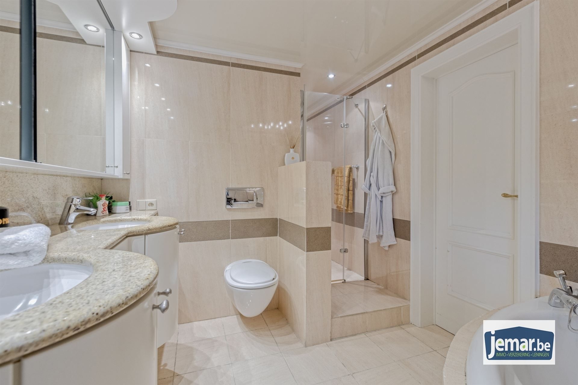 Vrijstaande villa op toplocatie  foto 23