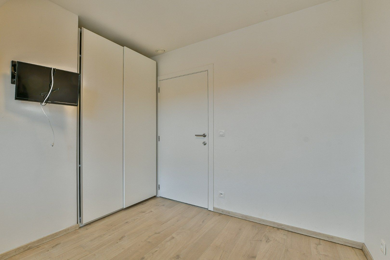 Modern 2-slaapkamerappartement op de derde verdieping met terras nabij duinen en strand, De Haan foto 15