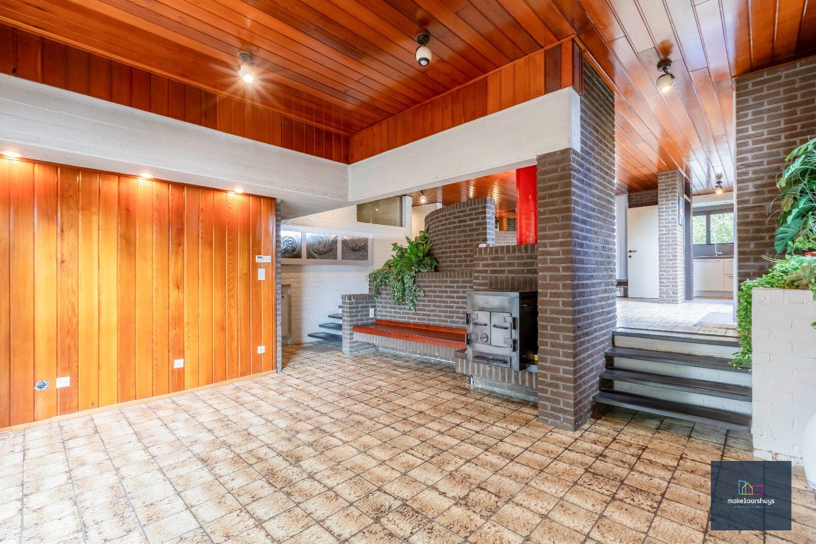 Architecturale woning op een rustige ligging foto 5
