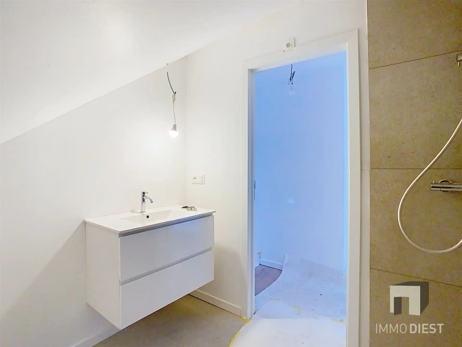 Knap appartement met terras en 1 slpk - centrum Diest - veel lichtinval foto 9