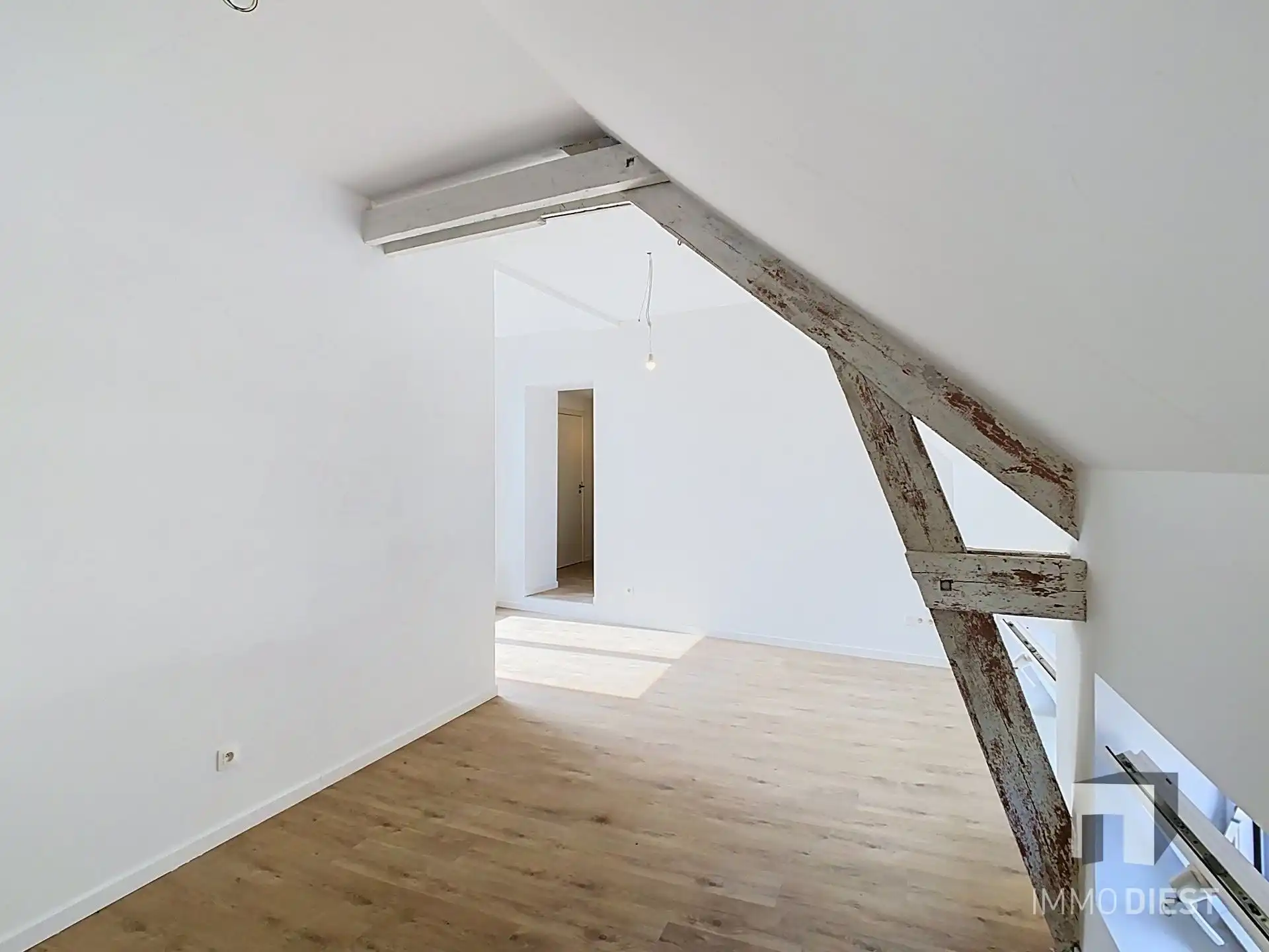 Knap appartement met terras en 1 slpk - centrum Diest - veel lichtinval foto 9