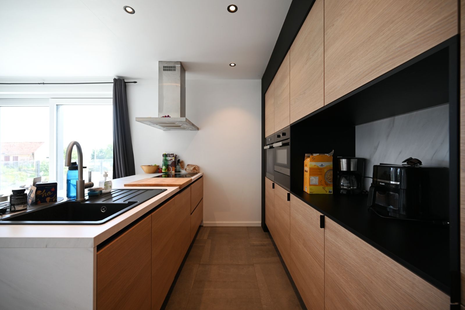 Moderne woning met ruime tuin! foto 8