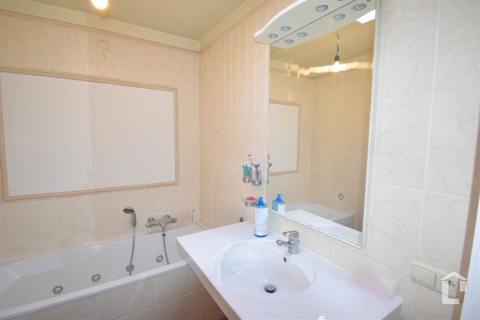 Instapklaar appartement in 't groen in Sint-Martens-Latem foto 8