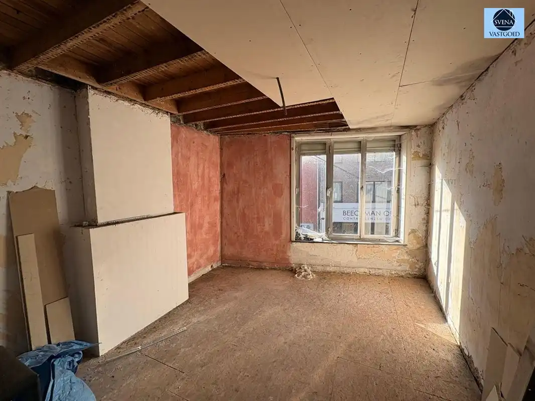 RUIME TE RENOVEREN WONING MET TUIN foto 9