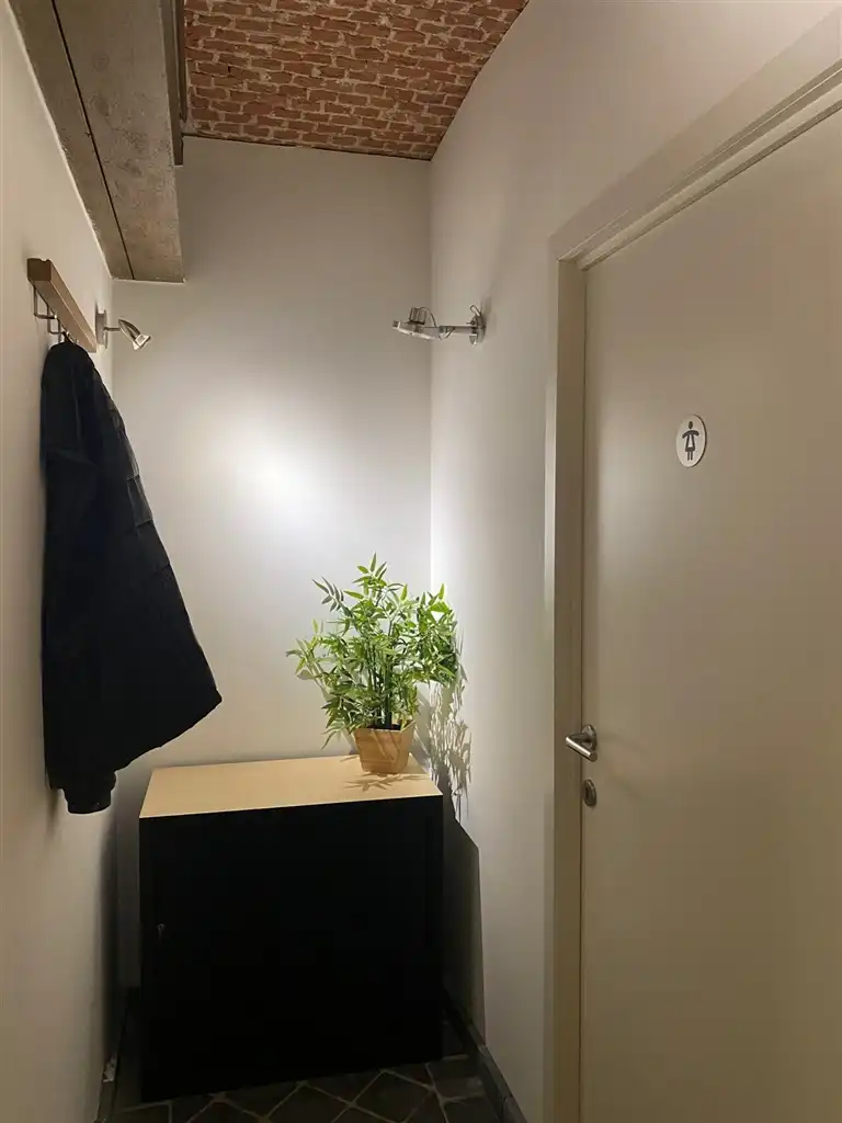Karaktervolle loftkantoren te huur op gelijkvloers Ankerrui foto 8