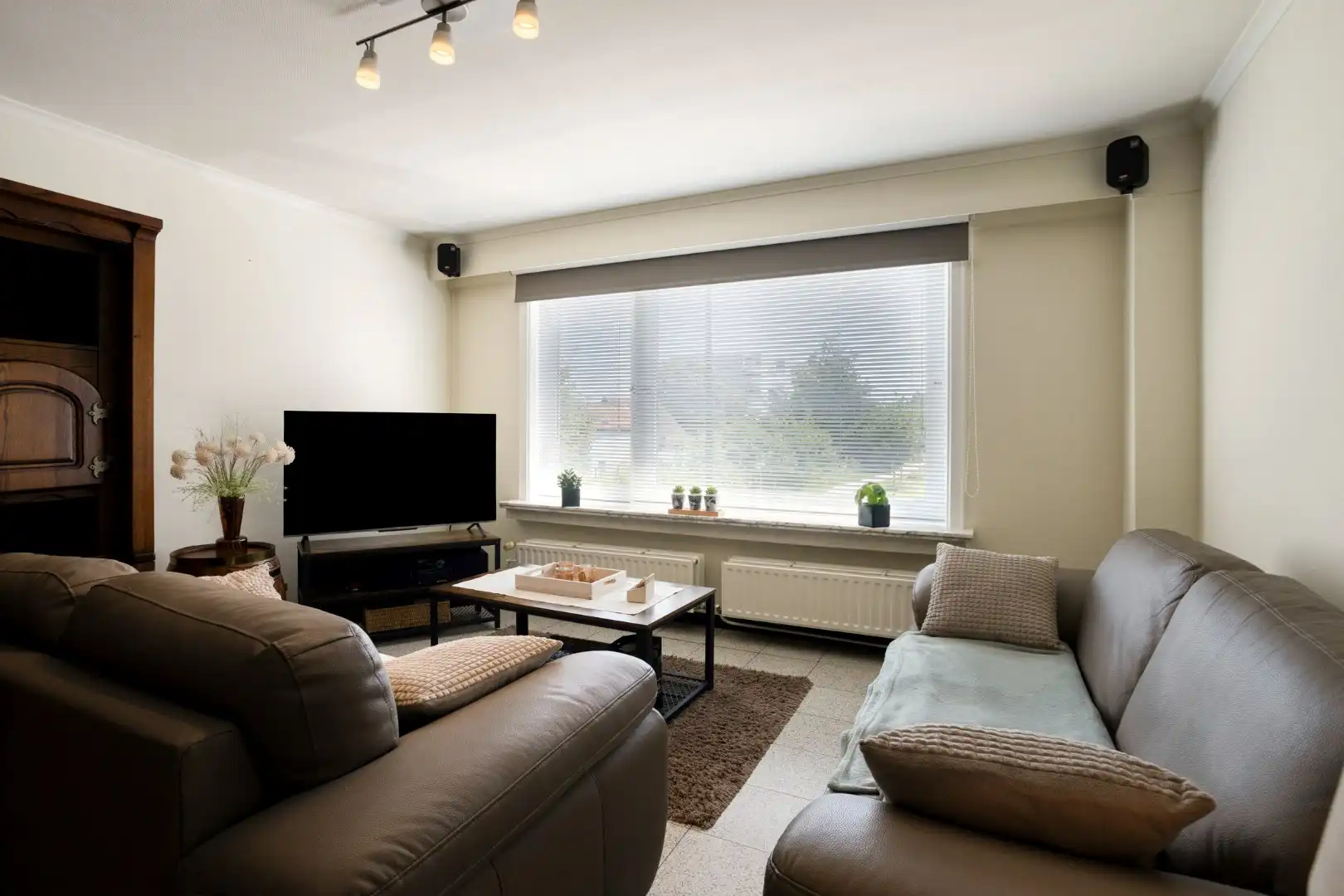 Woning met 2 slaapkamers en ruime garage! foto 4