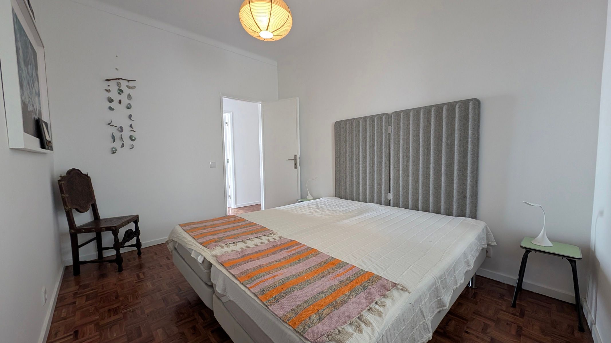 Instapklaar ruim appartement met zeezicht in Nazaré. foto 8