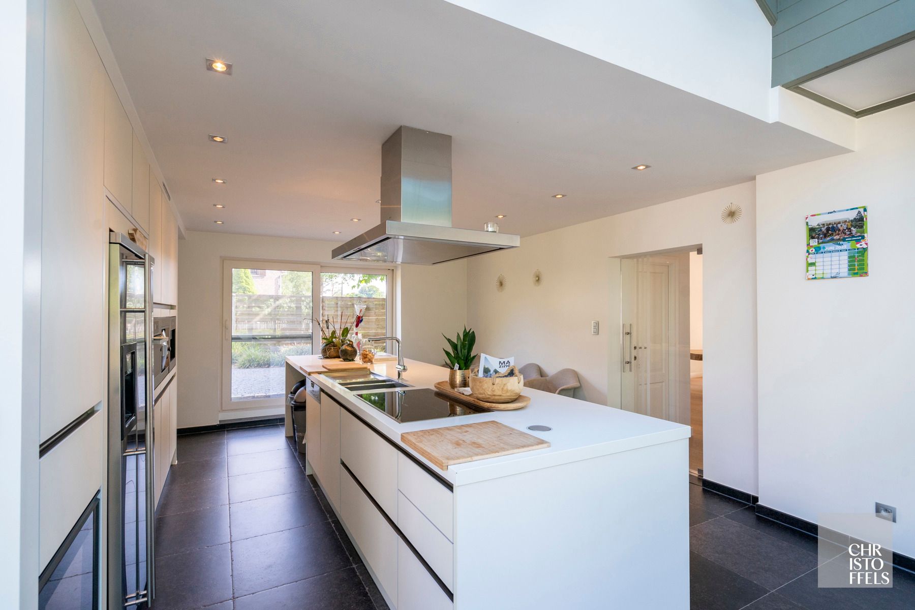 Totaal gerenoveerde villa (362 m²) met poolhouse (239 m²) in Opoeteren foto 11