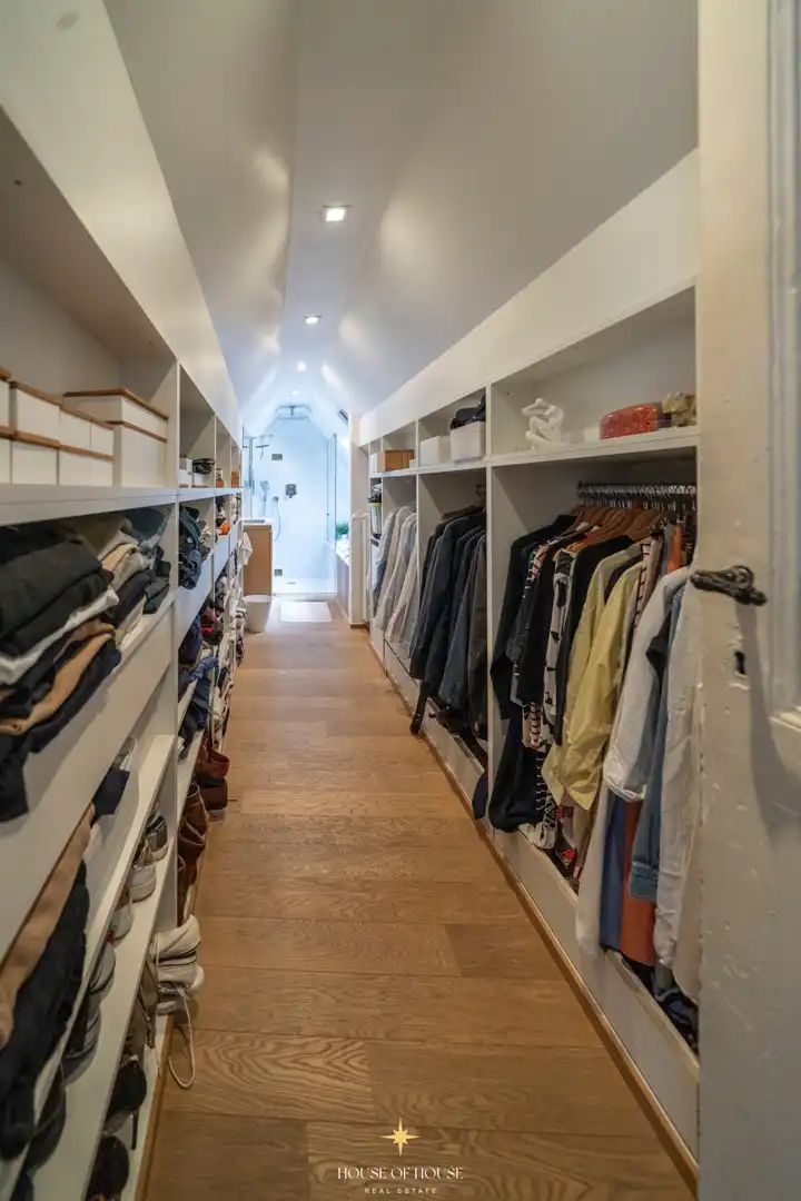 Charmante hoekwoning met praktijkruimte & dakterras in het hart van Brugge. foto 21