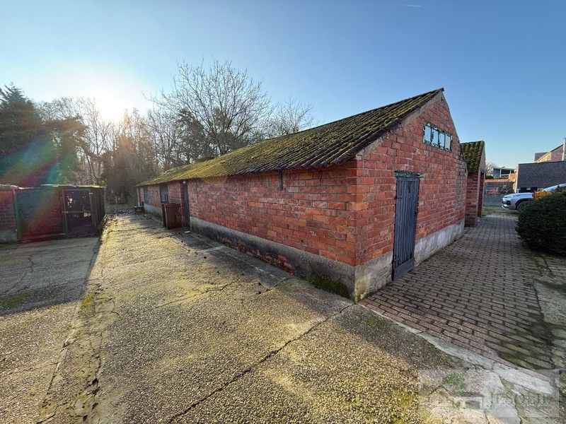 Woning op breed perceel - achterliggend natuurgebied - stal foto 21