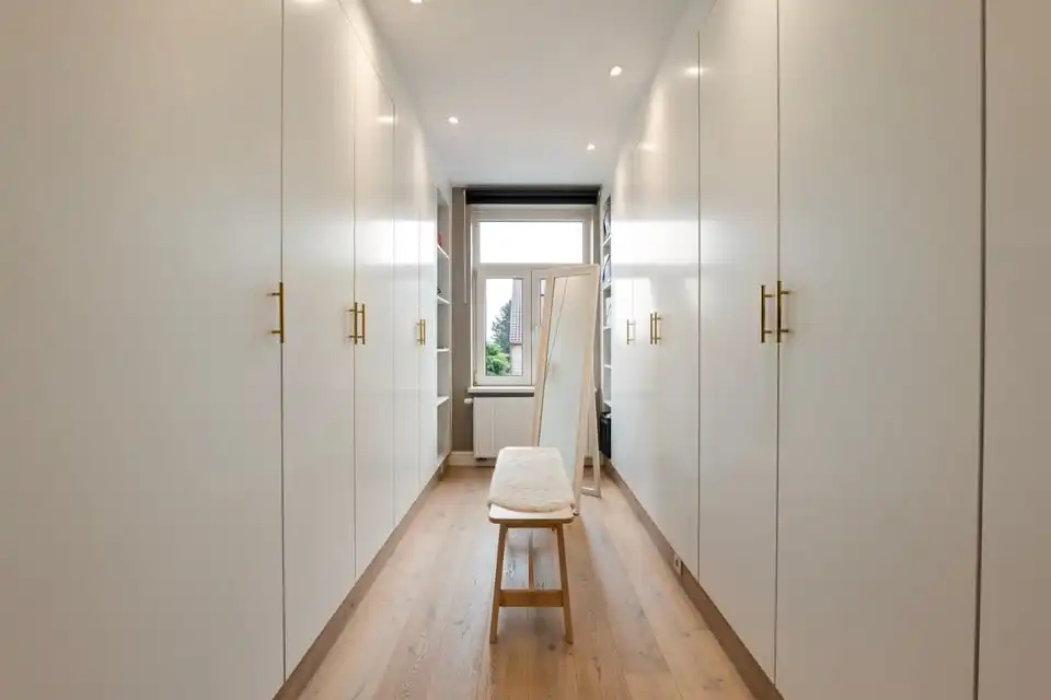 CHARMANTE GEZINSWONING MET 2 SLKS + MOGELIJKHEID TOT 3 SLKS IN HET LANDELIJKE GINGELOM foto 22