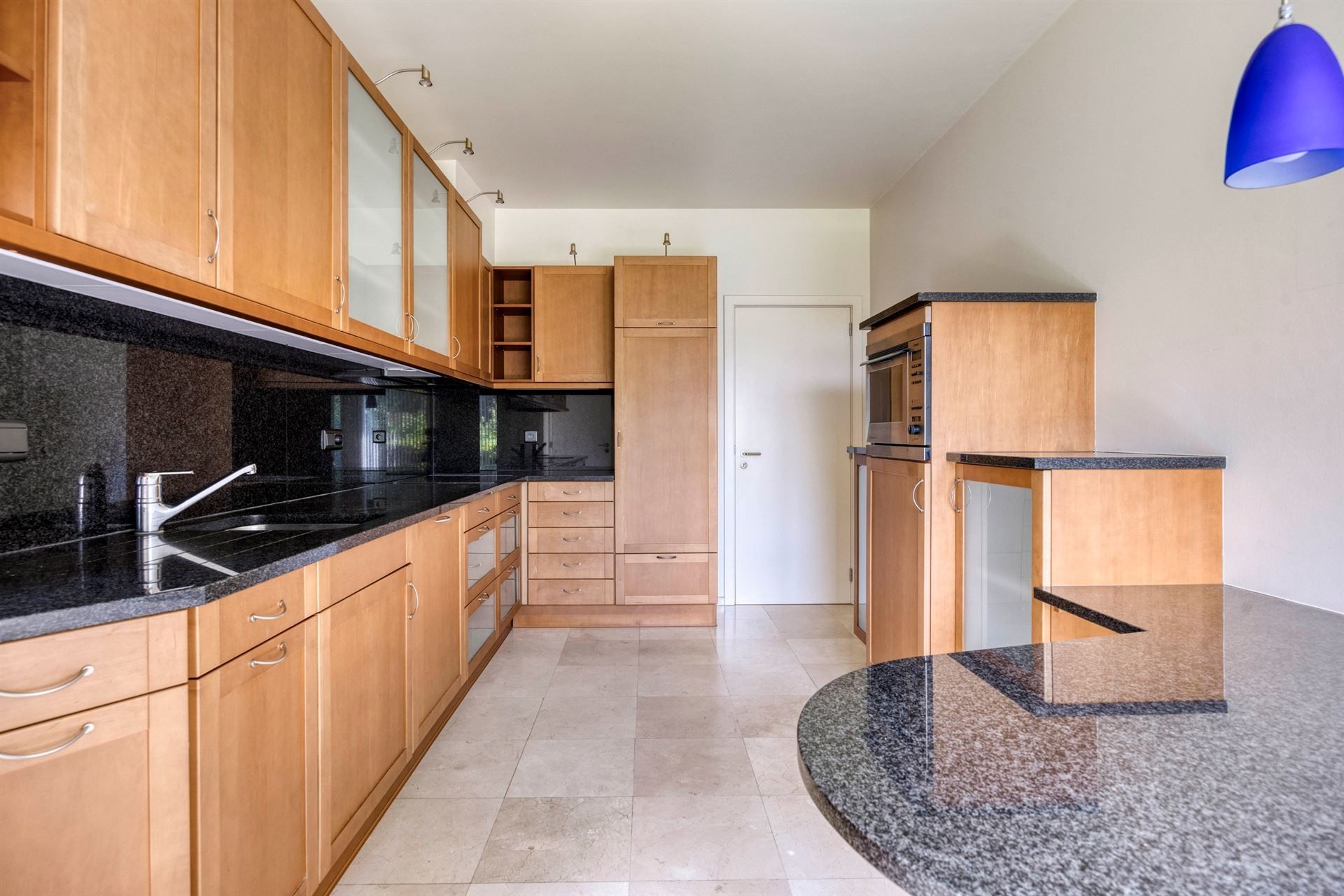 Prachtige moderne villa in rustige wijk foto 13