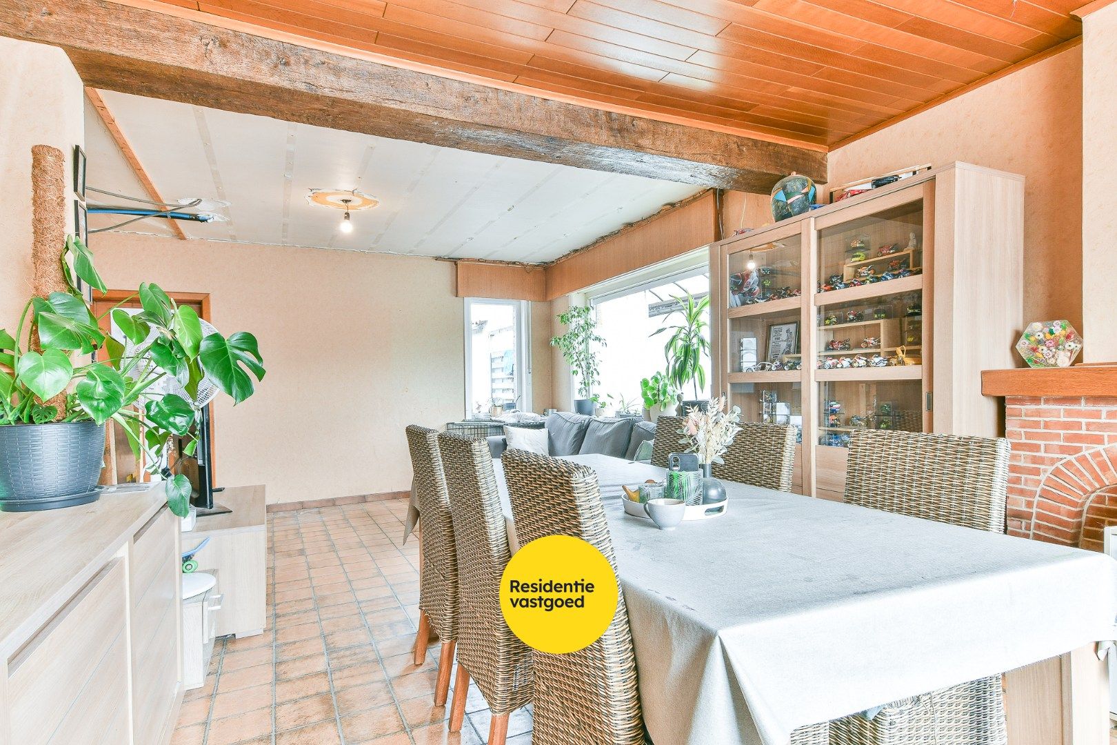 Te renoveren woning in het centrum van Veldegem foto 3