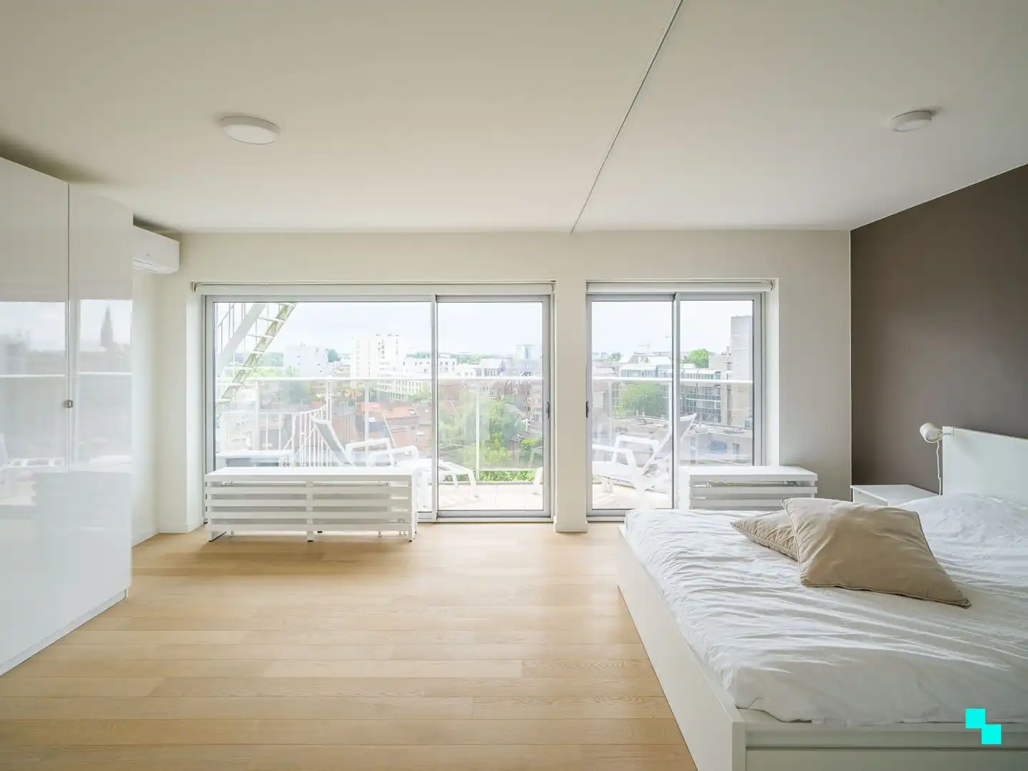 Stijlvol appartement nabij de Sint-Lievenspoort foto 20