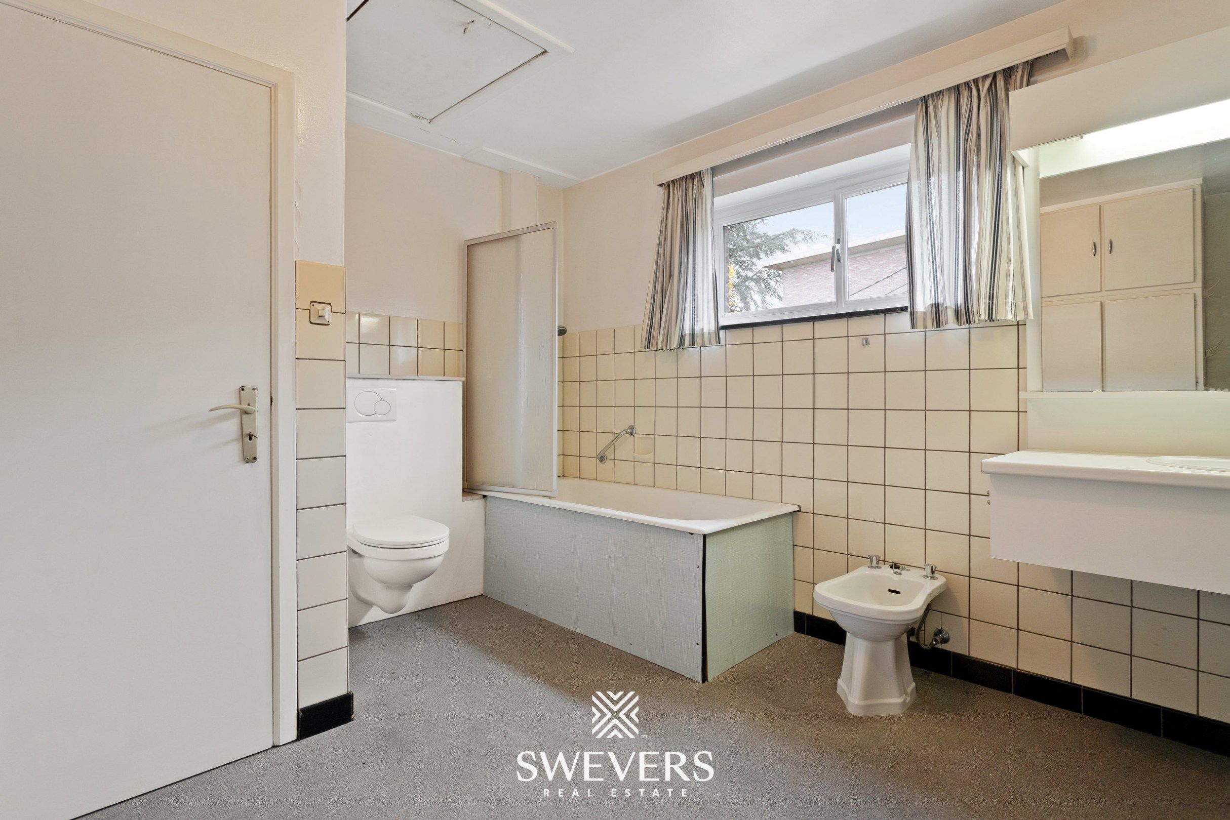 Open bebouwing met 4 slaapkamers, kelder en tuin in rustige, doodlopende straat foto 15